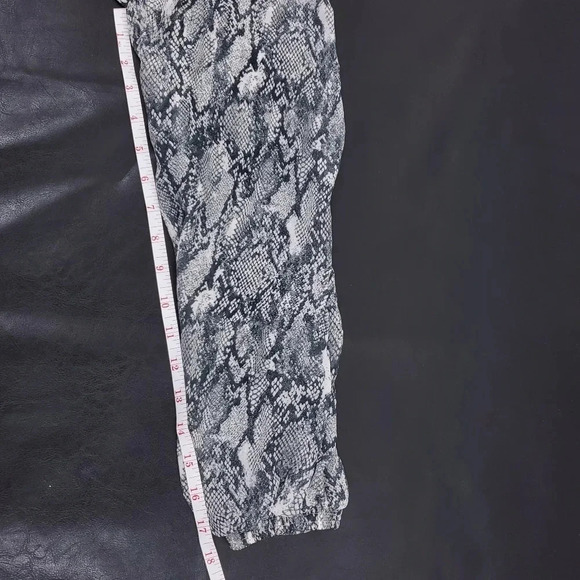 FAVLUX snake print chiffon top size L - Picture 8 of 10